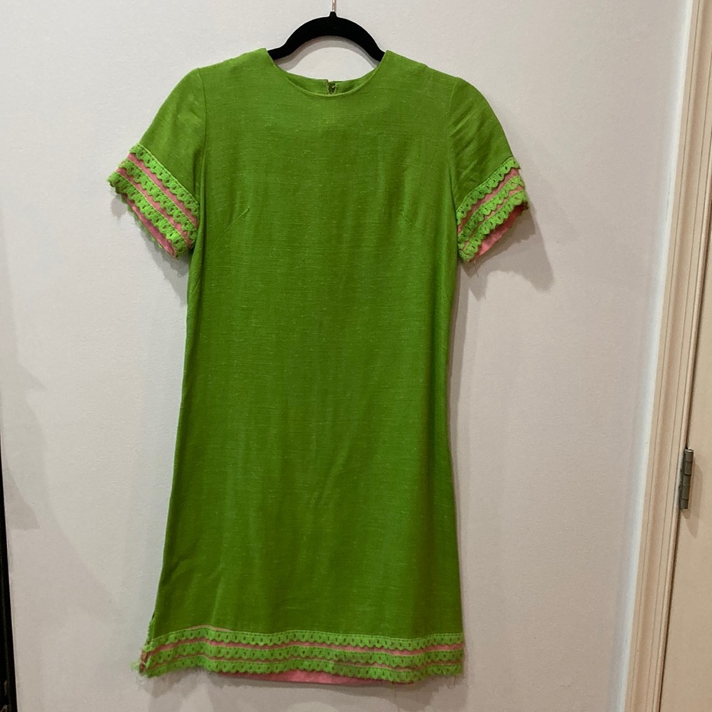 Vintage Green Dress with Jazzy Pink Sleeves
